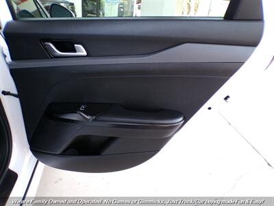 2022 Kia K5 LXS - Photo 24 - Mesa, AZ 85202
