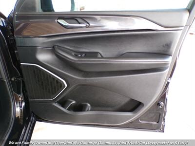 2022 Jeep Grand Cherokee L Laredo - Photo 31 - Mesa, AZ 85202