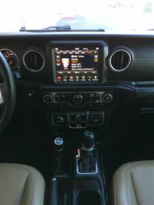 2019 Jeep Wrangler Unlimited Sahara   - Photo 38 - Mesa, AZ 85202