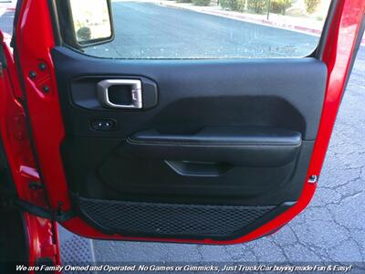 2019 Jeep Wrangler Unlimited Sahara   - Photo 32 - Mesa, AZ 85202