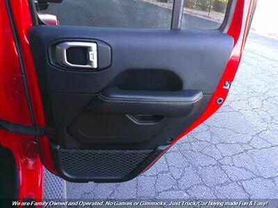 2019 Jeep Wrangler Unlimited Sahara   - Photo 28 - Mesa, AZ 85202