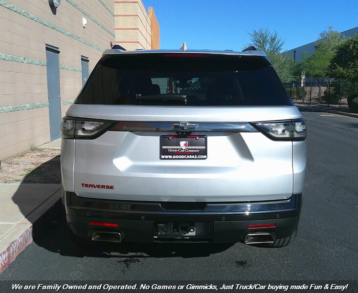 2021 Chevrolet Traverse Premier photo 2