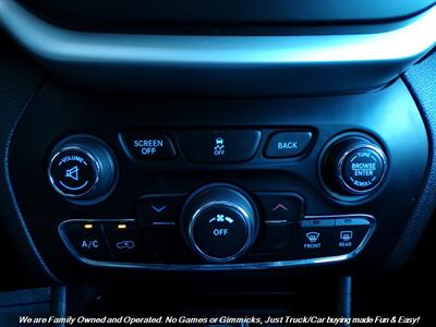 2018 Jeep Cherokee Latitude Plus   - Photo 38 - Mesa, AZ 85202