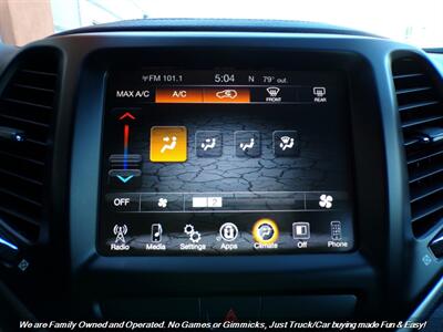 2018 Jeep Cherokee Latitude Plus   - Photo 36 - Mesa, AZ 85202