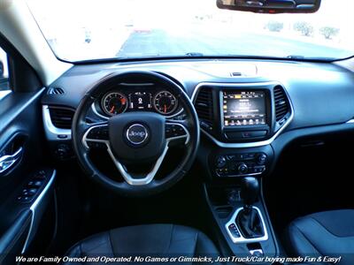 2018 Jeep Cherokee Latitude Plus   - Photo 34 - Mesa, AZ 85202