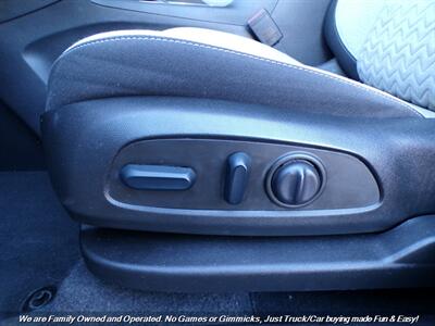 2022 Chevrolet Equinox LS - Photo 18 - Mesa, AZ 85202