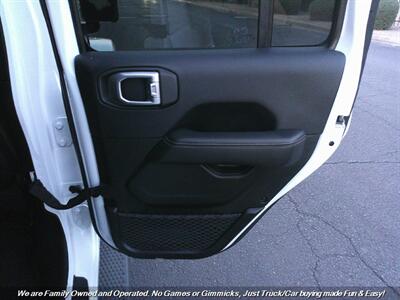 2019 Jeep Wrangler Unlimited Sahara   - Photo 29 - Mesa, AZ 85202