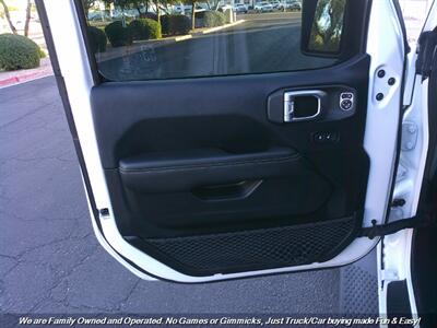 2019 Jeep Wrangler Unlimited Sahara   - Photo 17 - Mesa, AZ 85202