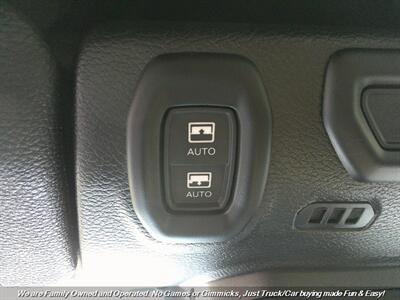 2019 Jeep Wrangler Unlimited Sahara   - Photo 13 - Mesa, AZ 85202