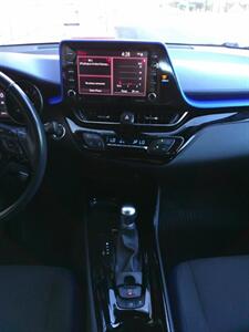 2020 Toyota C-HR XLE   - Photo 34 - Mesa, AZ 85202