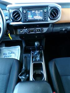 2016 Toyota Tacoma Double Cab SR5 V6 - Photo 32 - Mesa, AZ 85202