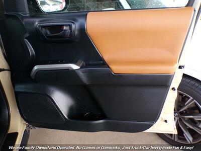 2016 Toyota Tacoma Double Cab SR5 V6 - Photo 31 - Mesa, AZ 85202