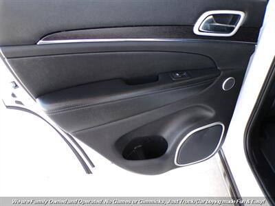 2020 Jeep Grand Cherokee Summit - Photo 16 - Mesa, AZ 85202