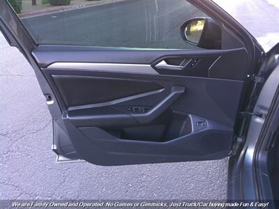 2019 Volkswagen Jetta SE - Photo 12 - Mesa, AZ 85202
