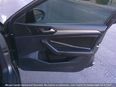 2019 Volkswagen Jetta SE - Photo 29 - Mesa, AZ 85202
