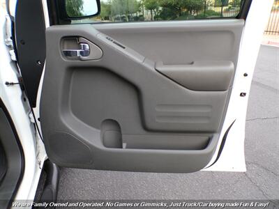 2018 Nissan Frontier Crew Cab SV   - Photo 29 - Mesa, AZ 85202