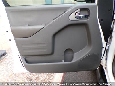 2018 Nissan Frontier Crew Cab SV   - Photo 11 - Mesa, AZ 85202