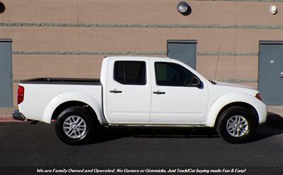 2018 Nissan Frontier Crew Cab SV   - Photo 8 - Mesa, AZ 85202