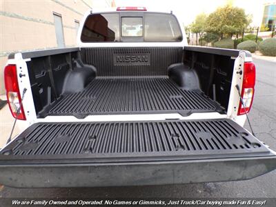 2018 Nissan Frontier Crew Cab SV   - Photo 9 - Mesa, AZ 85202