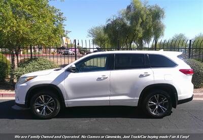 2017 Toyota Highlander LE Plus   - Photo 6 - Mesa, AZ 85202