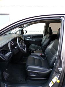 2015 Toyota Sienna SE 8-Passenger - Photo 16 - Mesa, AZ 85202