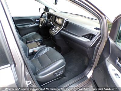 2015 Toyota Sienna SE 8-Passenger - Photo 31 - Mesa, AZ 85202