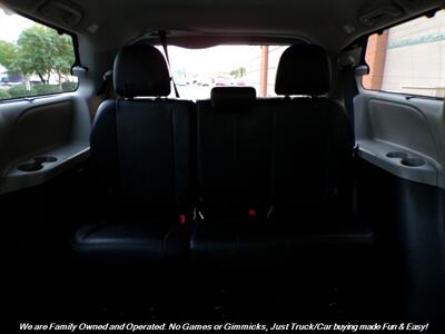 2015 Toyota Sienna SE 8-Passenger - Photo 35 - Mesa, AZ 85202