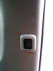 2015 Toyota Sienna SE 8-Passenger - Photo 34 - Mesa, AZ 85202