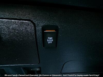 2015 Toyota Sienna SE 8-Passenger - Photo 47 - Mesa, AZ 85202