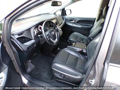 2015 Toyota Sienna SE 8-Passenger - Photo 15 - Mesa, AZ 85202
