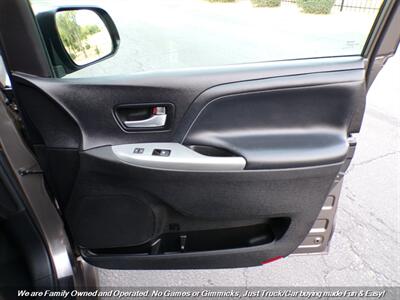 2015 Toyota Sienna SE 8-Passenger - Photo 33 - Mesa, AZ 85202