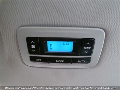 2015 Toyota Sienna SE 8-Passenger - Photo 38 - Mesa, AZ 85202