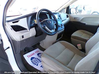 2017 Toyota Sienna L 7-Passenger - Photo 14 - Mesa, AZ 85202