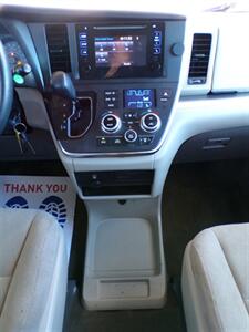 2017 Toyota Sienna L 7-Passenger - Photo 29 - Mesa, AZ 85202