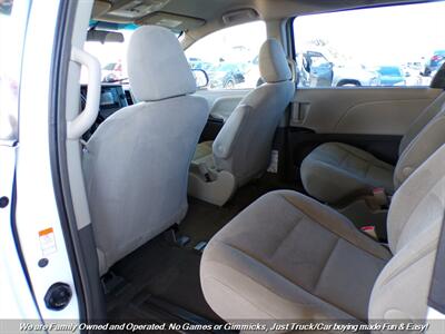 2017 Toyota Sienna L 7-Passenger - Photo 17 - Mesa, AZ 85202
