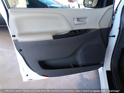 2017 Toyota Sienna L 7-Passenger - Photo 12 - Mesa, AZ 85202