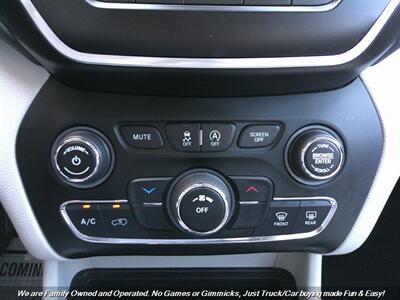2021 Jeep Cherokee Latitude Plus   - Photo 41 - Mesa, AZ 85202