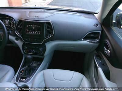2021 Jeep Cherokee Latitude Plus   - Photo 36 - Mesa, AZ 85202