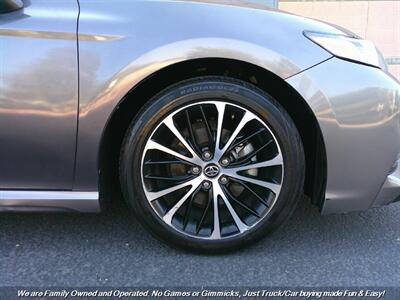 2020 Toyota Camry SE   - Photo 42 - Mesa, AZ 85202