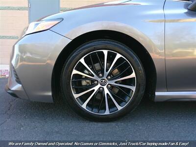 2020 Toyota Camry SE   - Photo 44 - Mesa, AZ 85202