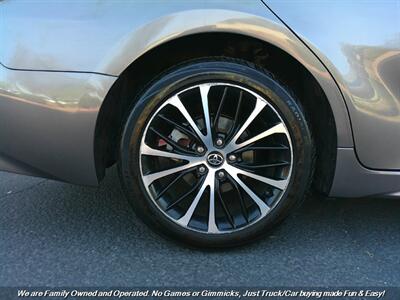 2020 Toyota Camry SE   - Photo 43 - Mesa, AZ 85202