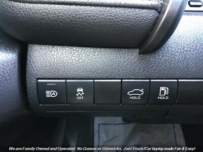 2020 Toyota Camry SE   - Photo 38 - Mesa, AZ 85202