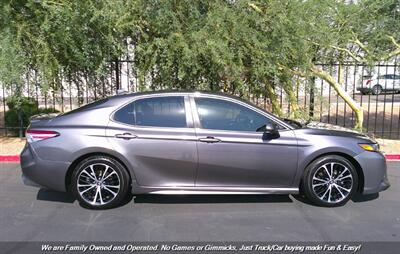 2020 Toyota Camry SE   - Photo 5 - Mesa, AZ 85202