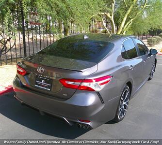 2020 Toyota Camry SE   - Photo 6 - Mesa, AZ 85202