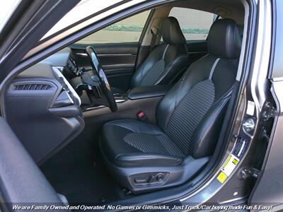 2020 Toyota Camry SE   - Photo 16 - Mesa, AZ 85202