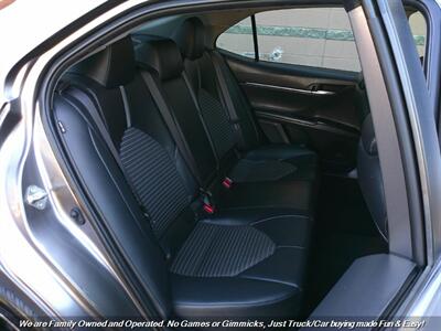 2020 Toyota Camry SE   - Photo 23 - Mesa, AZ 85202