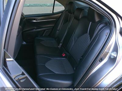 2020 Toyota Camry SE   - Photo 21 - Mesa, AZ 85202