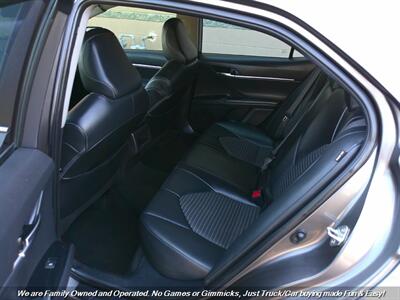 2020 Toyota Camry SE   - Photo 19 - Mesa, AZ 85202