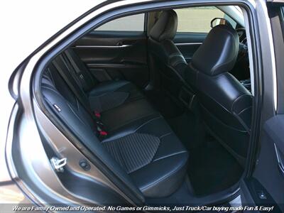 2020 Toyota Camry SE   - Photo 24 - Mesa, AZ 85202