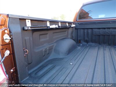2016 Toyota Tundra CrewMax SR5 4X4   - Photo 10 - Mesa, AZ 85202